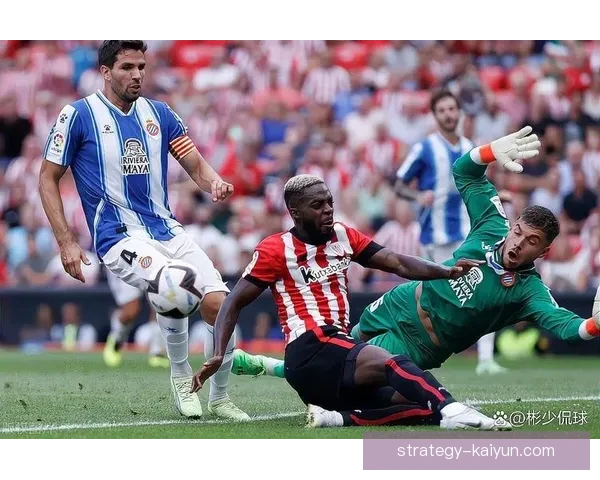 英超比赛中，西汉姆展现强大竞争力，完成精彩逆转。