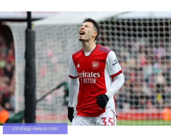 门迪左路突破表现稳健,助力球队进攻节奏提升 门迪左路突破表现稳健,助力球队进攻节奏提升